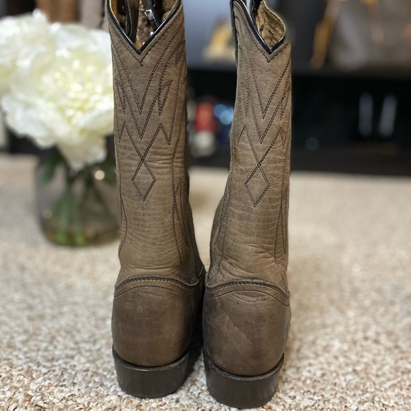FRYE taupe 🤠 leather boots - Picture 5 of 11